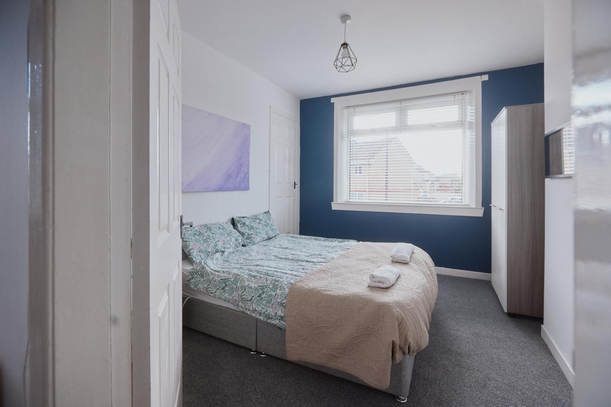 Modern And Vibrantly Designed Apartment マザーウェル エクステリア 写真