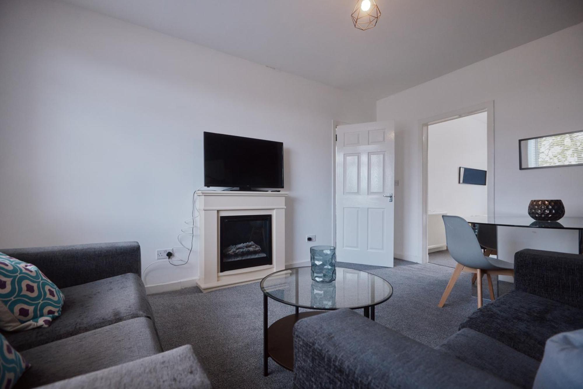 Modern And Vibrantly Designed Apartment マザーウェル エクステリア 写真