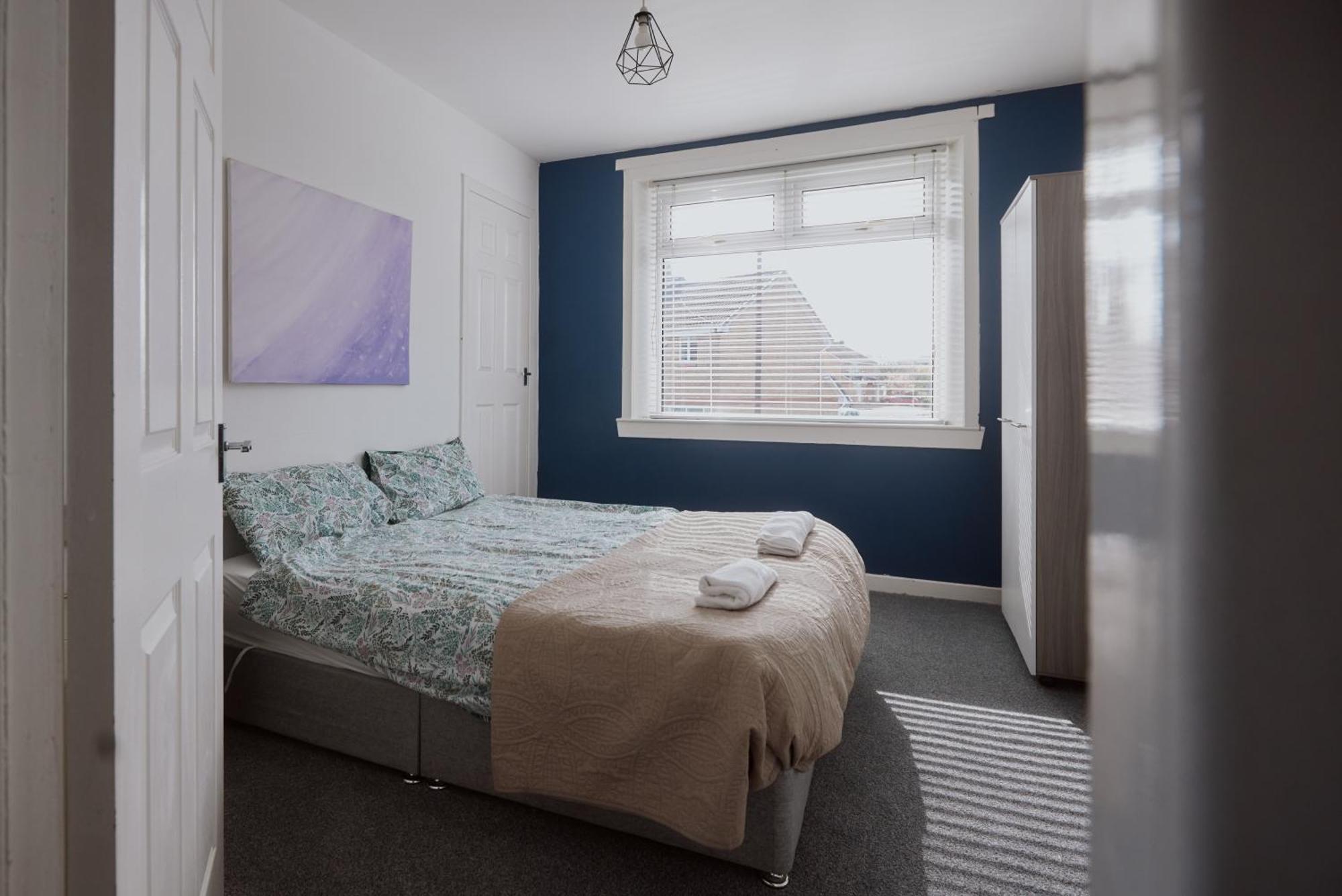 Modern And Vibrantly Designed Apartment マザーウェル エクステリア 写真
